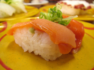 回転寿司 サーモン