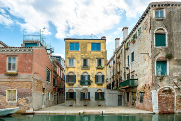 Fototapeta na wymiar View to Venice street with buildings