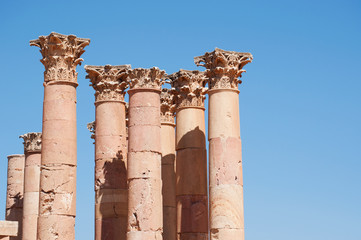 Jerash, Giordania, 04/10/2013: le colonne corinzie del Tempio di Artemide, patrona dell'antica...