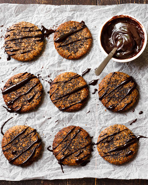 Cookies with poppy seeds and chocolate