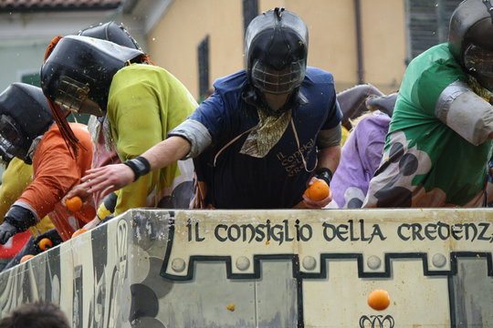 Historical battle of the oranges during Ivrea's carnival. Ivrea, Piemonte, Italy