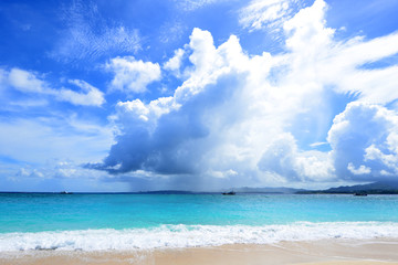 沖縄の美しいビーチ