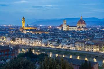 Fototapeta na wymiar After sunset view of Cathedral Santa Maria del Fiore. Florence, Italy,in twilight.selective focus