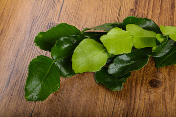 Kafir lime leaves