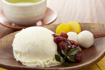 和風テイストのバニラアイス