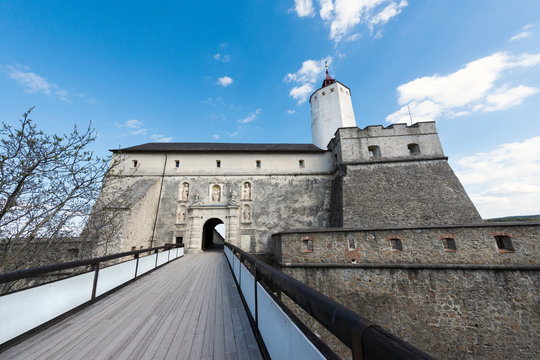 Br&uuml;cke zur Burg Forchtenstein, &Ouml;sterreich