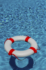 Rettungsring in einem Pool