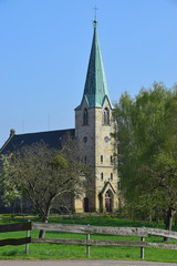 Fototapeta na wymiar Neogotische Dorfkirche Vehlen