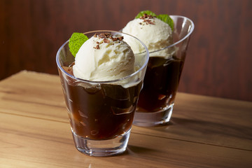 コーヒーゼリー　バニラアイス添え