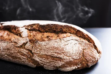 Foto auf Acrylglas Für die Küche Traditionelles frisch gebackenes Brot