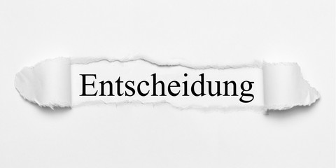 Entscheidung auf weißen gerissenen Papier