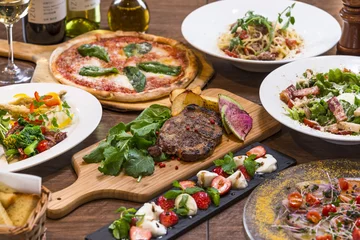 Photo sur Plexiglas Gamme de produits Repas de cours de restaurant italien