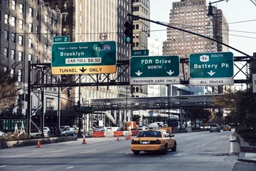 Fotobehang New York taxi Taxi on Manhattan Street