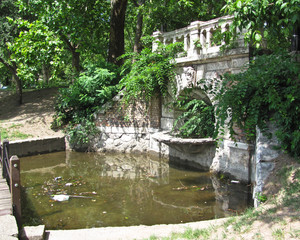 Fototapeta na wymiar Pond in the park near Vajdahunyad Castle in Budapest