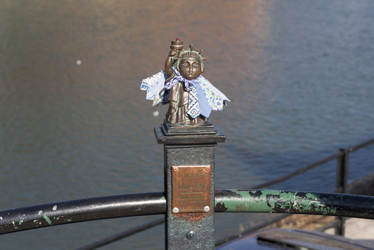 Mini sculpture of statue of liberty photo in Uzhgorod Ukraine