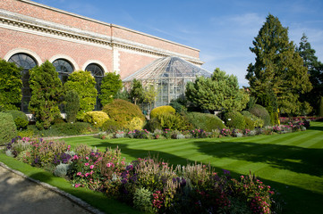 de botanische tuinen van Leuven. De Kruidtuin van Leuven is de oudste botanische tuin van België