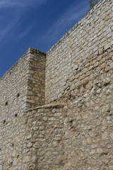 Fototapeta na wymiar Old stone wall in the village of chinchon, madrid, spain