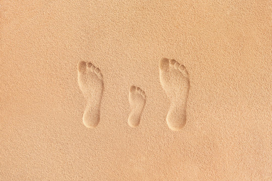 Familien Fußabdrücke Im Sand