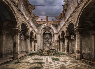 Fototapeta na wymiar kościół, opuszczony, łuki, house of god, katedra, religia