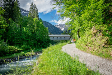 Fototapeta na wymiar Wandern durch die Alpen