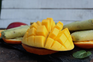 Мороженое с манго