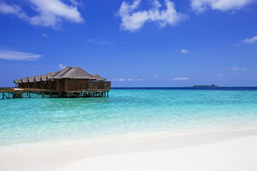 Obraz na płótnie Canvas water bungalows at maldivian island