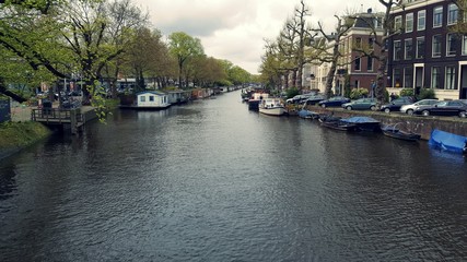 Fototapeta na wymiar Kanal in Amsterdam