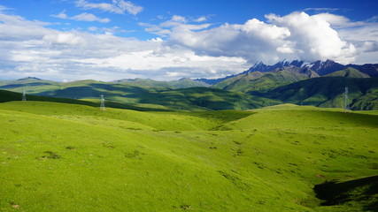 Fototapeta na wymiar mountains in ganzi county, sichuan