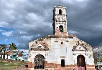 Fototapeta na wymiar Ruin of the church Iglesia de Santa Ana in Trinidad, Cuba