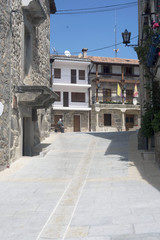 Calle del pueblo de Piedralaves, en Ávila. España