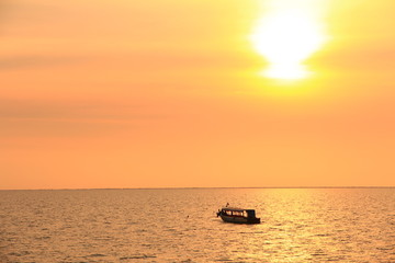 Naklejka premium Sunset over Tonle Sap, Cambodia