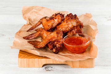 Baked chicken wings with sauce