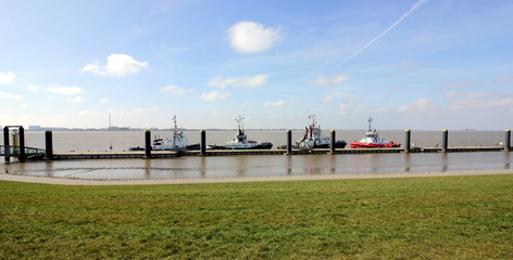 Fototapeta na wymiar Boote in Bremerhaven