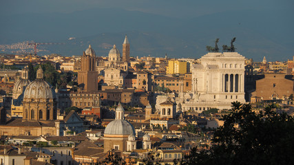 Fototapeta na wymiar Aussicht von Giancolo auf die Sehenswürdigkeiten von Rom
