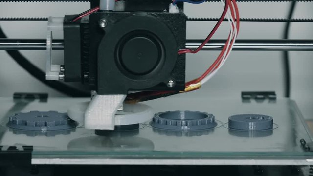 3D printer printing cu on the process and its parts