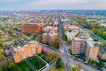 Obraz premium Aerial view of St. Paul Street, in Charles Village, in Baltimore, Maryland.