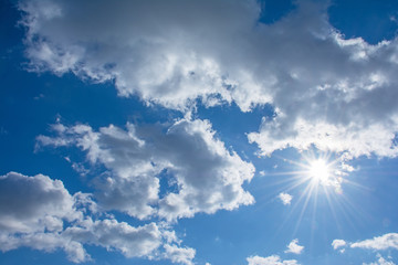 青空と雲と太陽