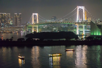 Fototapeta na wymiar Tokyo tower and rainbow bridge in Tokyo, Japan.