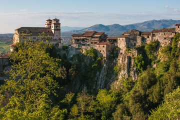 Fototapeta na wymiar Veduta panoramica dell'antica città di Artena in Lazio