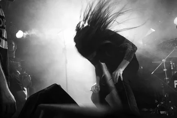 Rolgordijnen Metal singer headbanging © Ofek