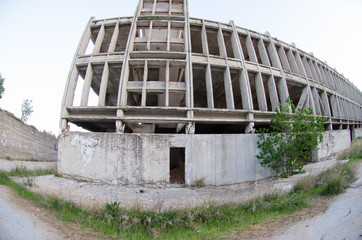 Damage column from earthquake