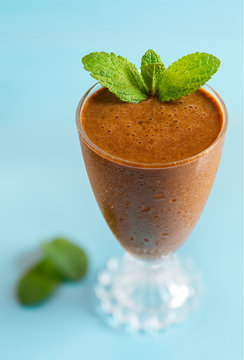 Chocolate Protein Smoothie With Fresh Mint