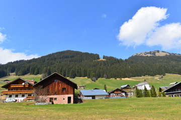 Fototapeta na wymiar Baad / Mittelberg-Kleinwalsertal (Vorarlberg)