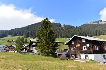 Fototapeta na wymiar Baad / Mittelberg-Kleinwalsertal (Vorarlberg)