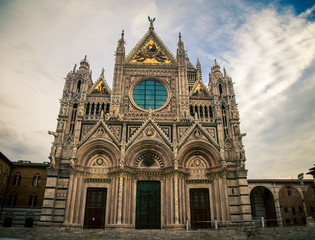 Fototapeta na wymiar cathedral Siena Italy 