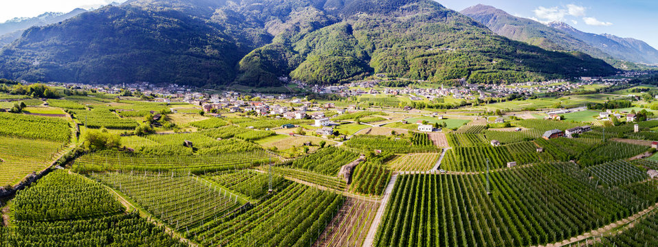Meleti della Valtellina (IT) - Zona Ponte in Valtellina - Vista aerea verso sud