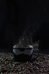 Crédence de cuisine en verre imprimé Café Black coffee cup with coffee and coffee beans with smoke