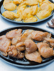 Hähnchenfiletstücke in Curry Soße eingelegt