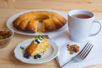 Casserole of cottage cheese with raisins