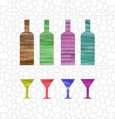 bottiglie e calici colorati su sfondo fantasia